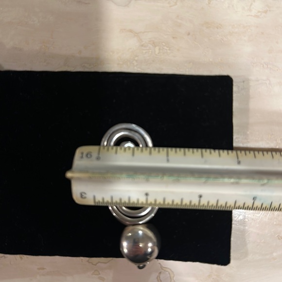 RARE❣️VINTAGE STEVE VAUBEL SIGNED STERLING SILVER DOUBLE SWIRL CLIP ON EARRINGS - Picture 6 of 6